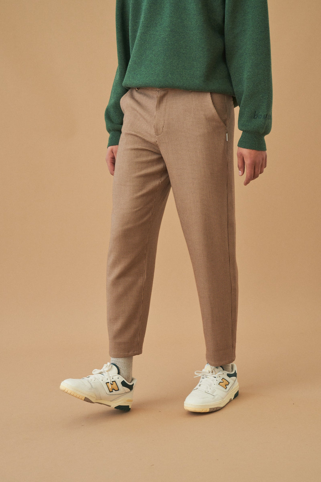 Dogtooth Woven Cropped Trousers in Mocha – Stylish Heavyweight Fabric for Autumn Fashion 2